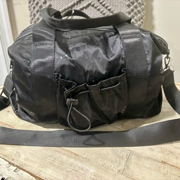 NWOT❤️BEBE Everyday Signature Nylon Tote - Picture 2 of 8